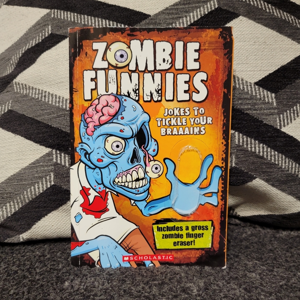 Clearance! Kids zombie joke book